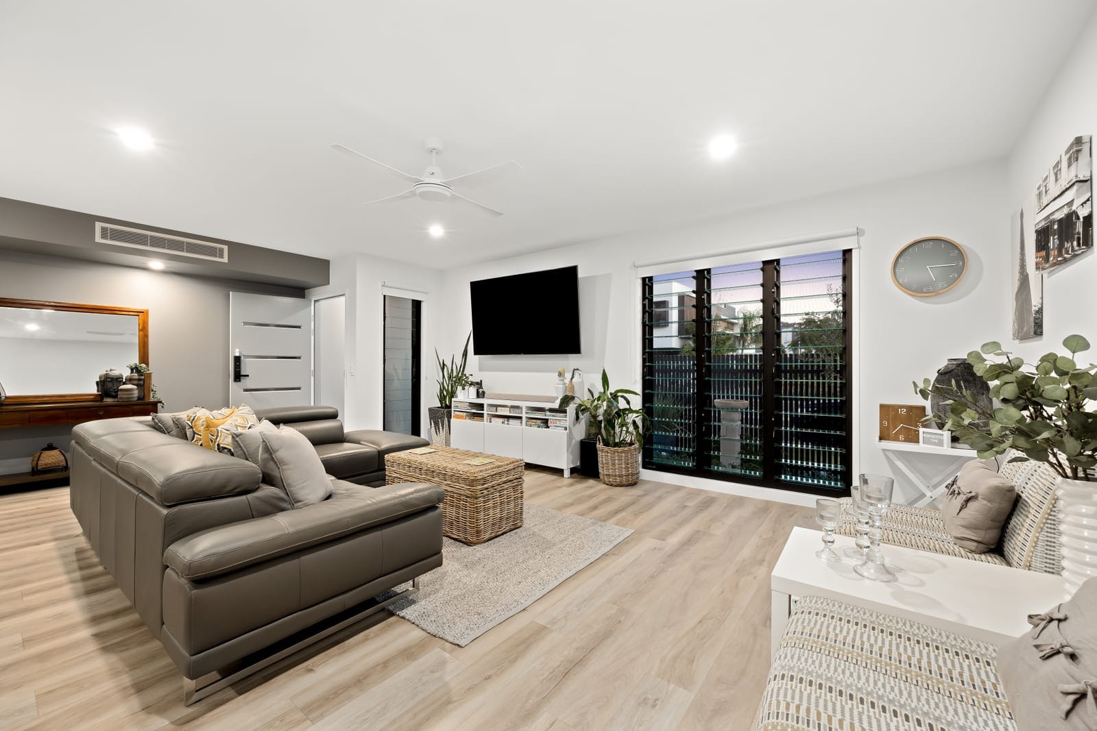 Low Maintenance: Luxury, Lifestyle, Location!