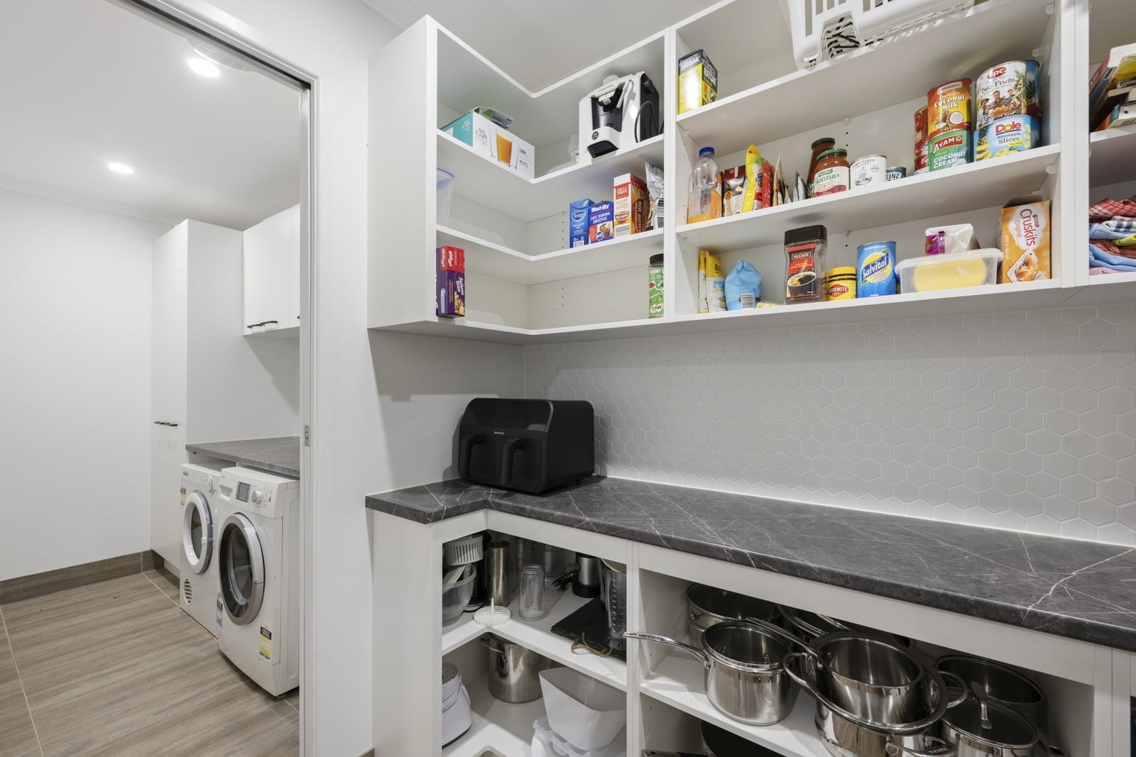 Palmwoods Perfection: Renovated Family Home
