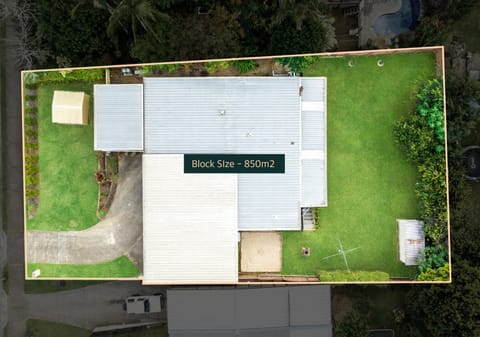 Palmwoods Perfection: Renovated Family Home