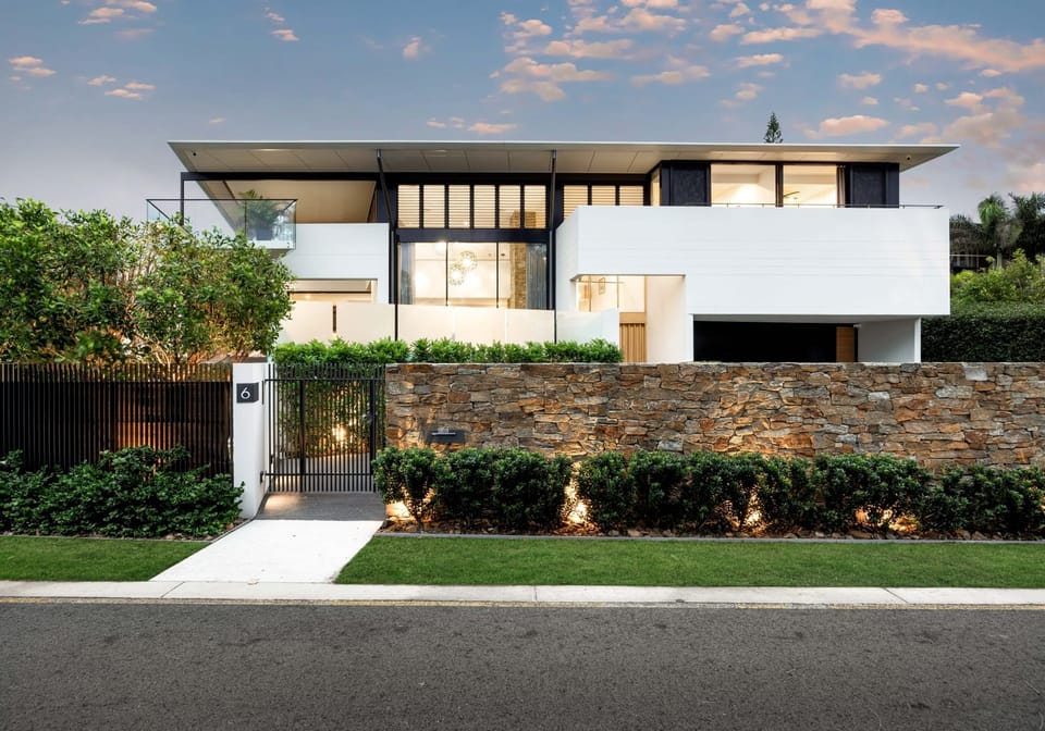 Beachfront Masterpiece: Unrivalled Lifestyle on Offer!