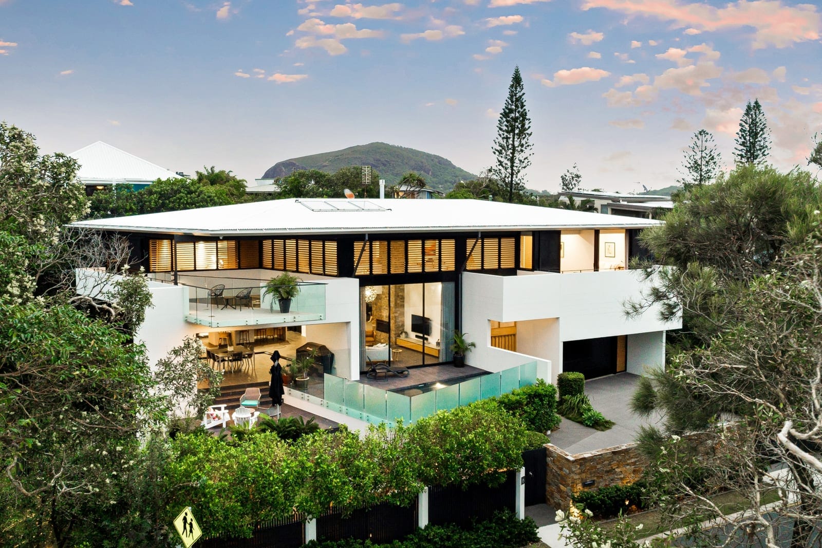 Beachfront Masterpiece: Unrivalled Lifestyle on Offer!