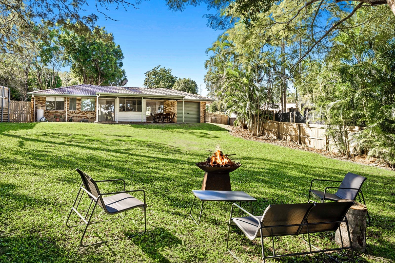 Recently Renovated House on a Large 1100m2 Block!
