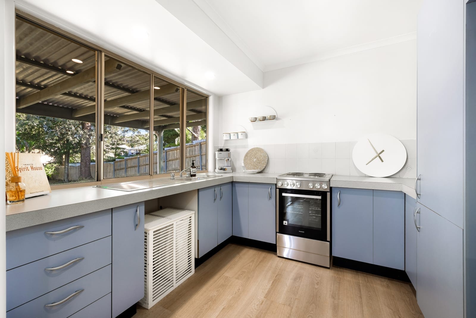 Recently Renovated House on a Large 1100m2 Block!
