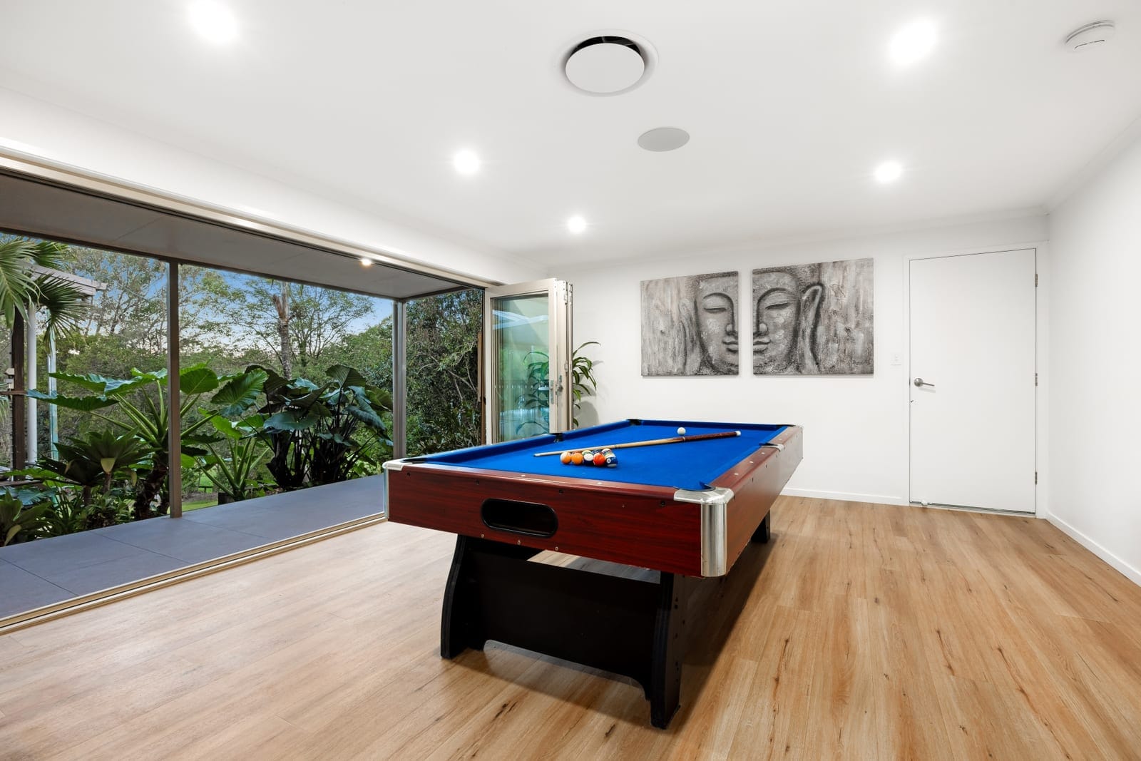 Acreage Perfection, East-Facing Entertainer!