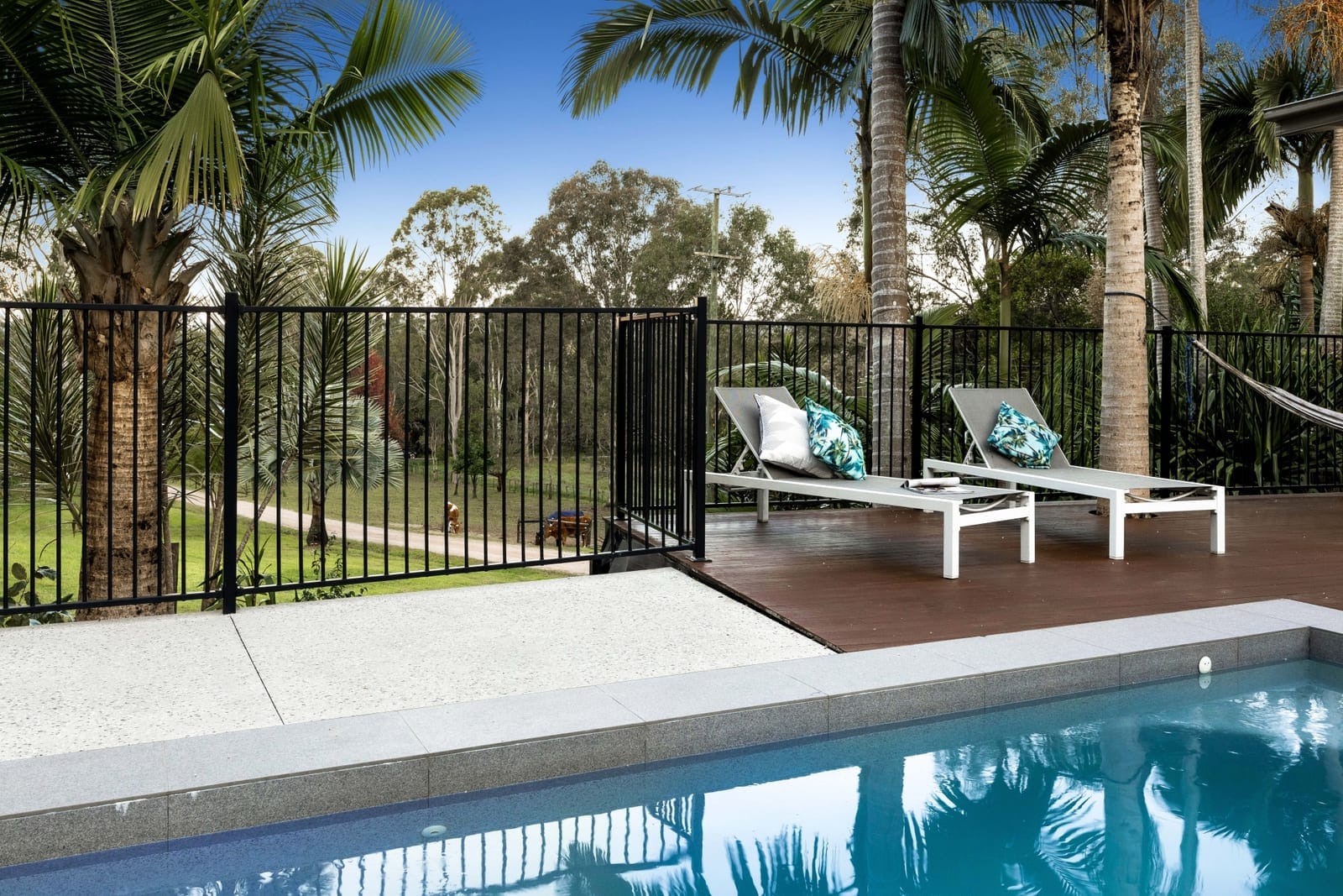 Acreage Perfection, East-Facing Entertainer!