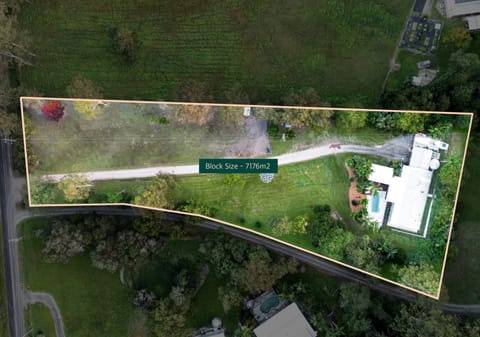 Acreage Perfection, East-Facing Entertainer!