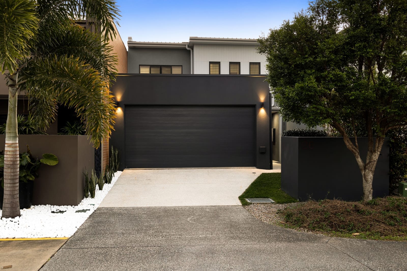RARE Absolute Waterfront Block: Direct Access