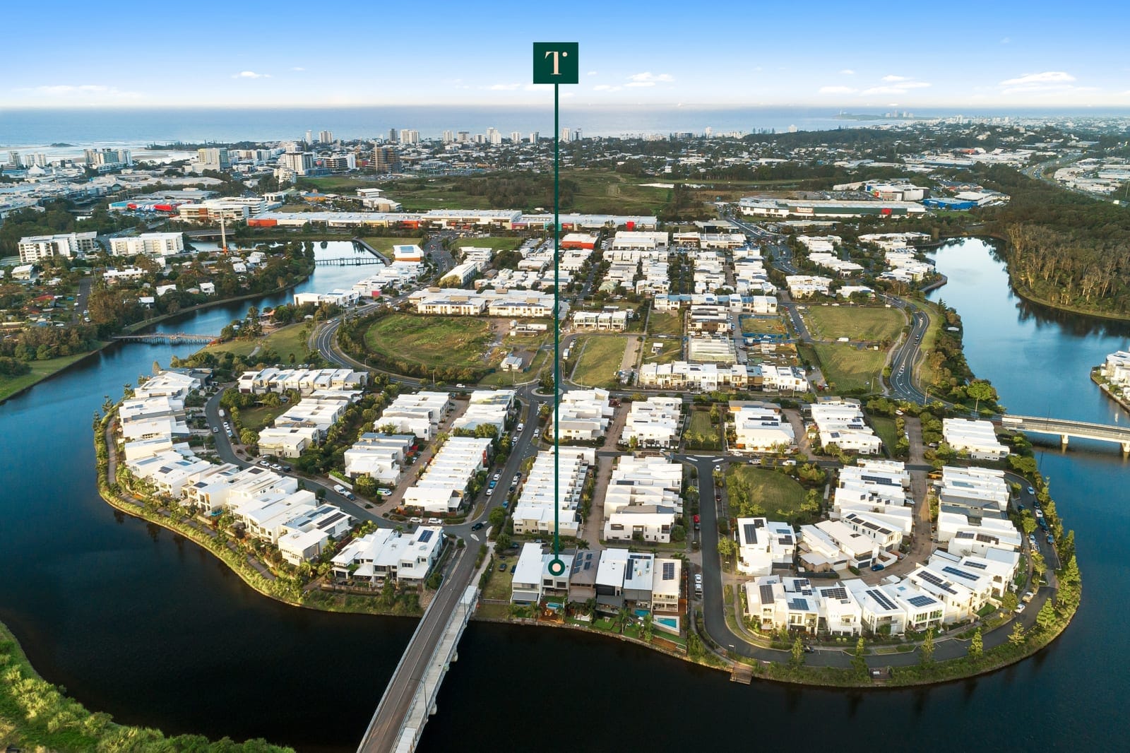 RARE Absolute Waterfront Block: Direct Access