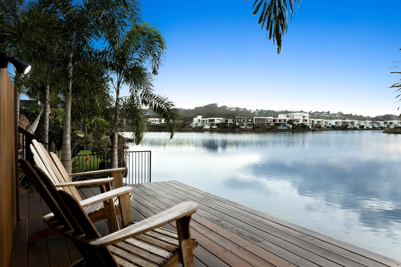 RARE Absolute Waterfront Block: Direct Access