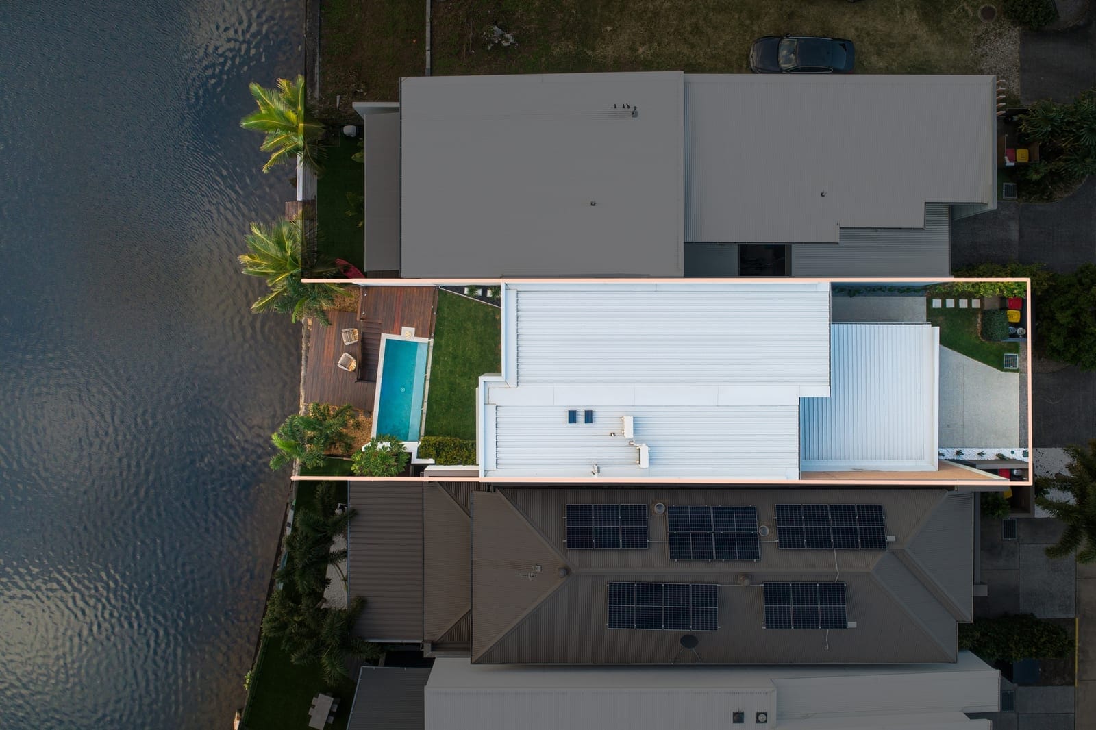 RARE Absolute Waterfront Block: Direct Access