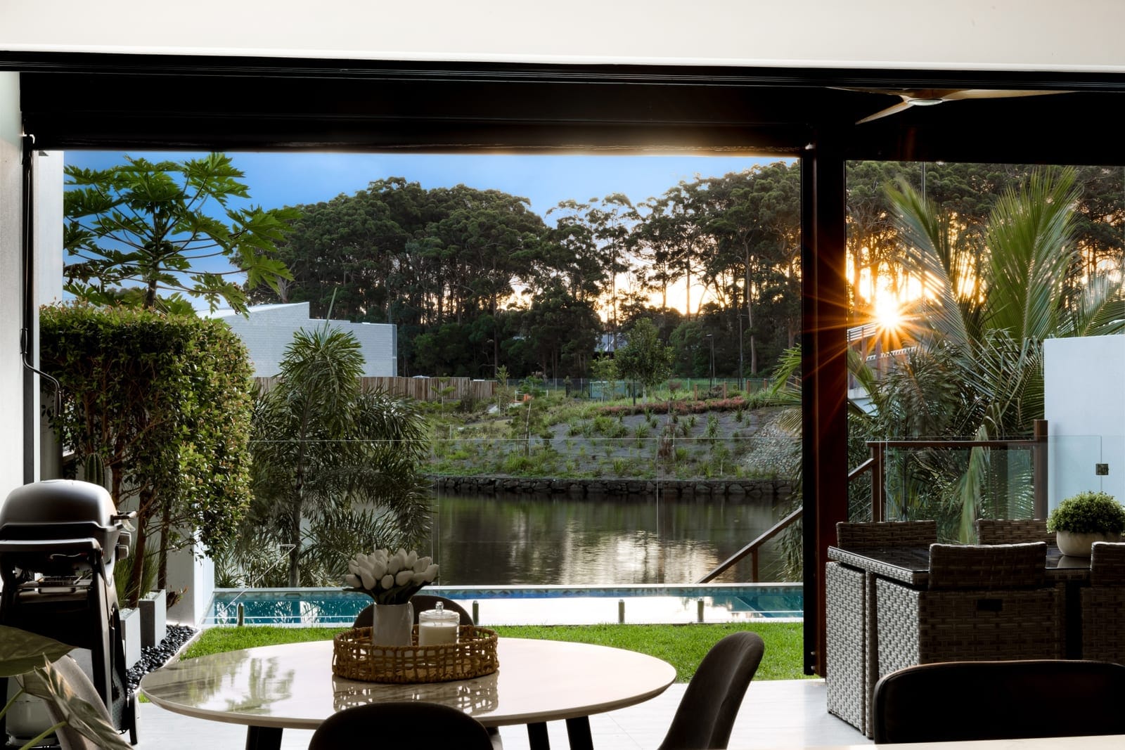 RARE Absolute Waterfront Block: Direct Access