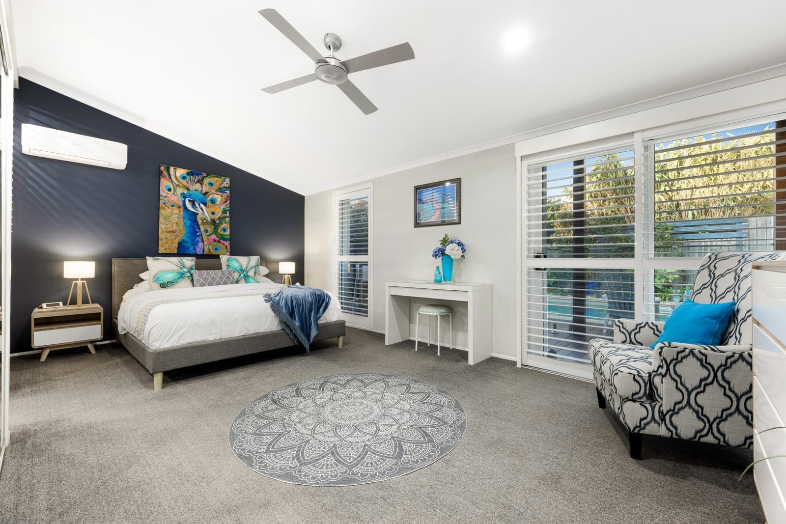 100m to Beach: Designer Living!