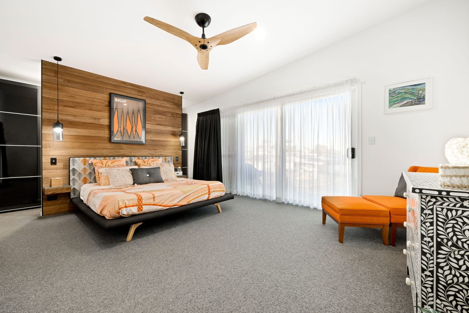 100m to Beach: Designer Living!