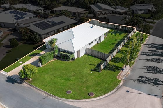 Corner Block, BIG Fenced Yard!