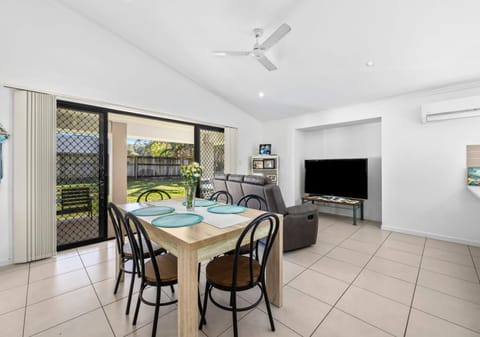 Corner Block, BIG Fenced Yard!