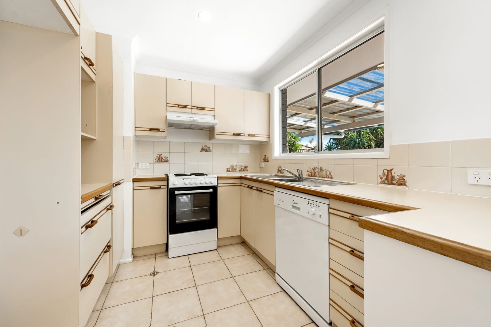 Ready-Made Investment or Family Home in Prime Beachside Location