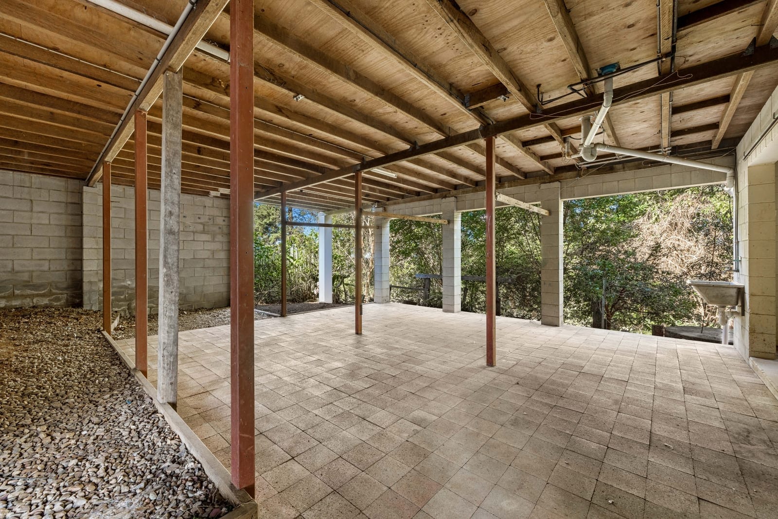 Private family living within a tranquil leafy setting