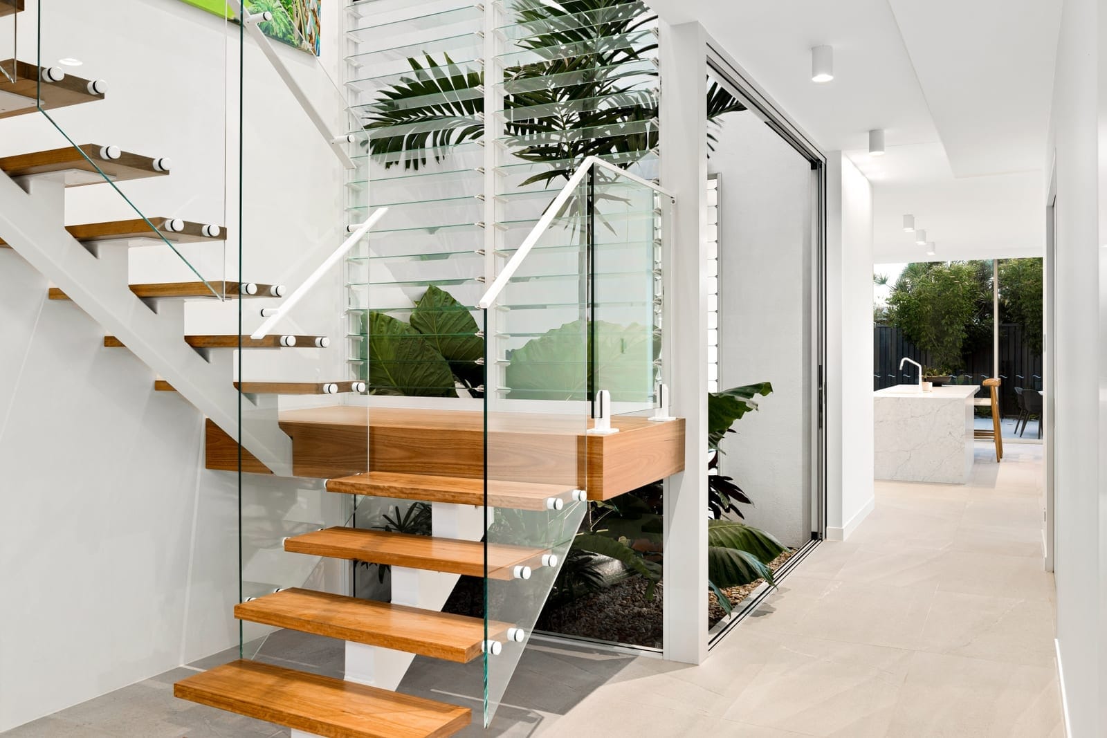 Luxury Designer Living, 230m to Sand!