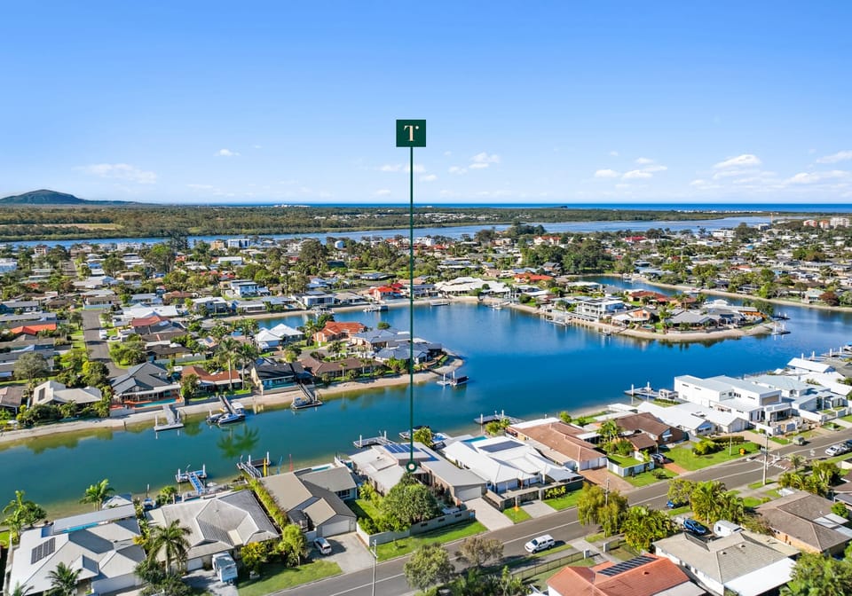 North-Facing Waterfront!