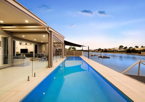 North-Facing Waterfront!