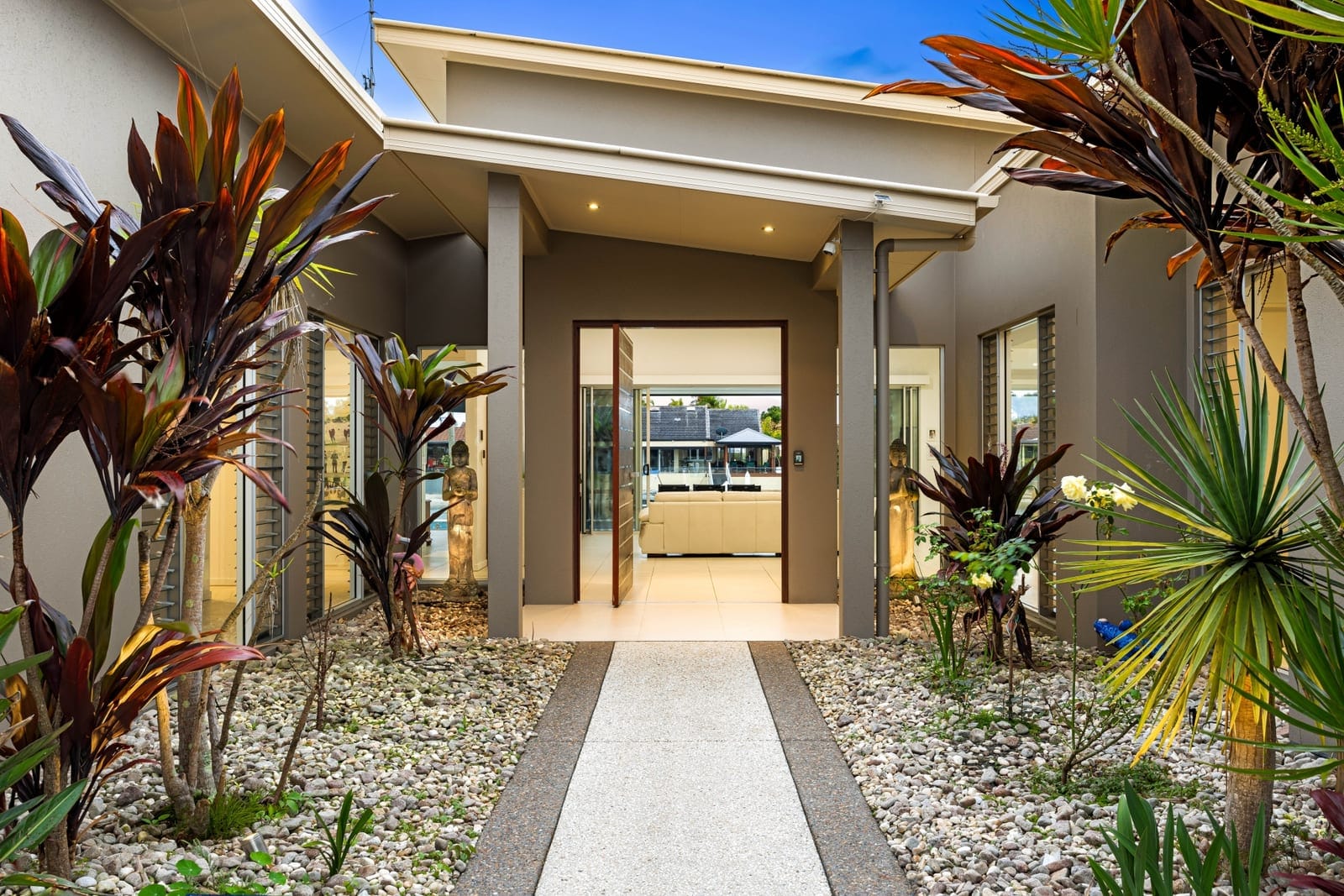 North-Facing Waterfront!