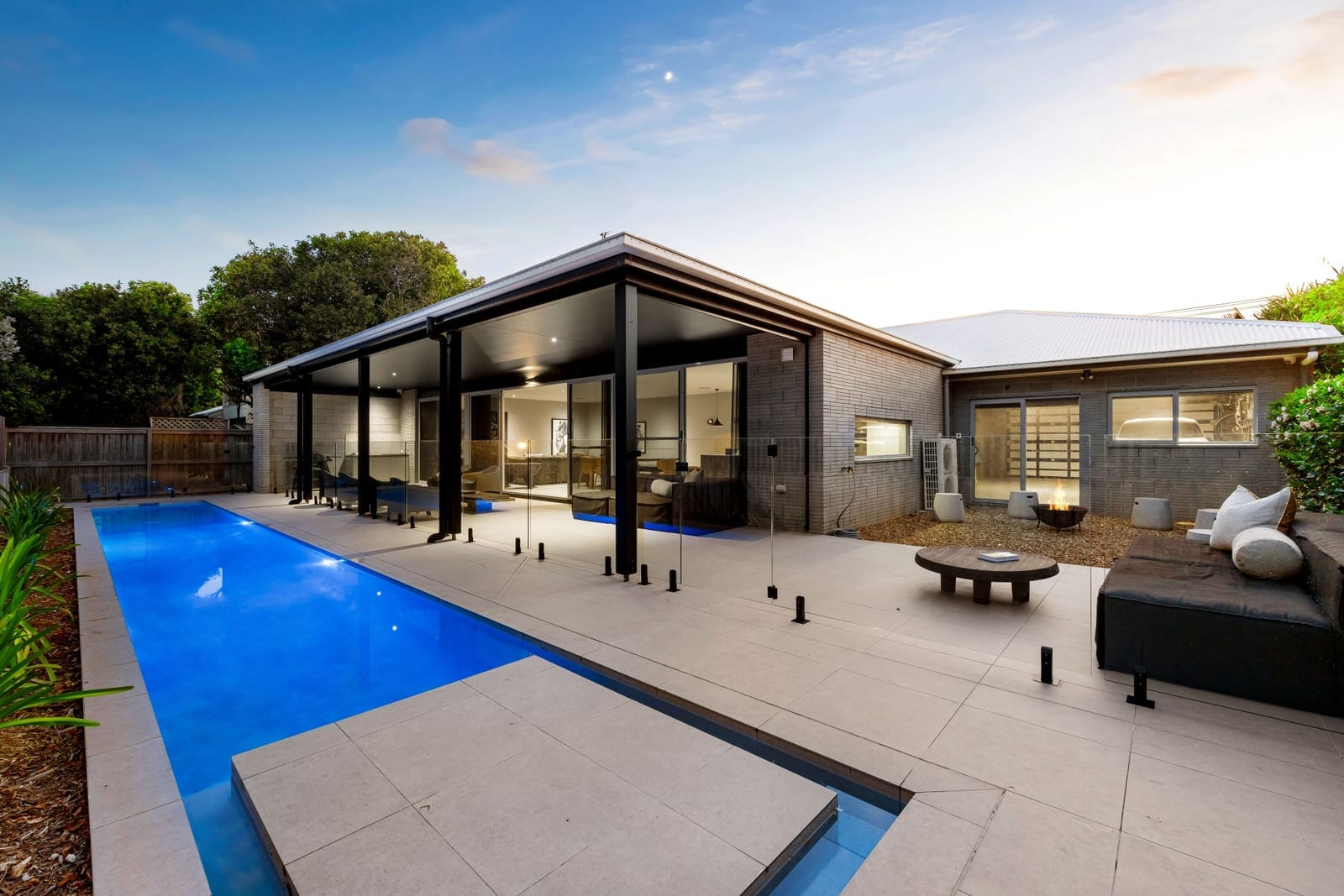 Single Level, Beachside Luxury!