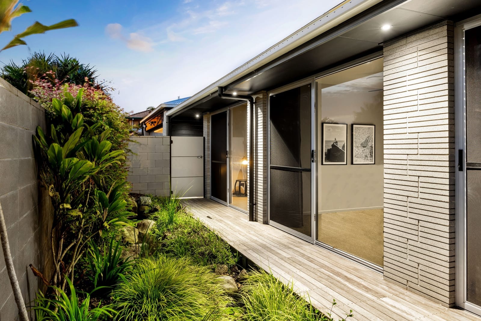 Single Level, Beachside Luxury!