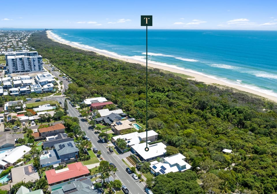 Single Level, Beachside Luxury!