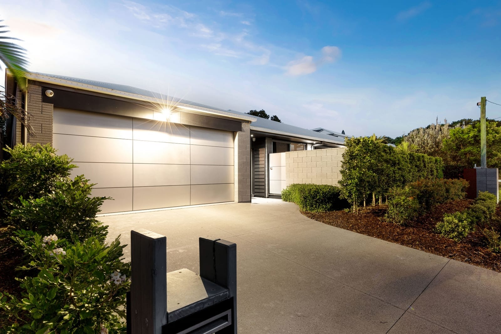 Single Level, Beachside Luxury!