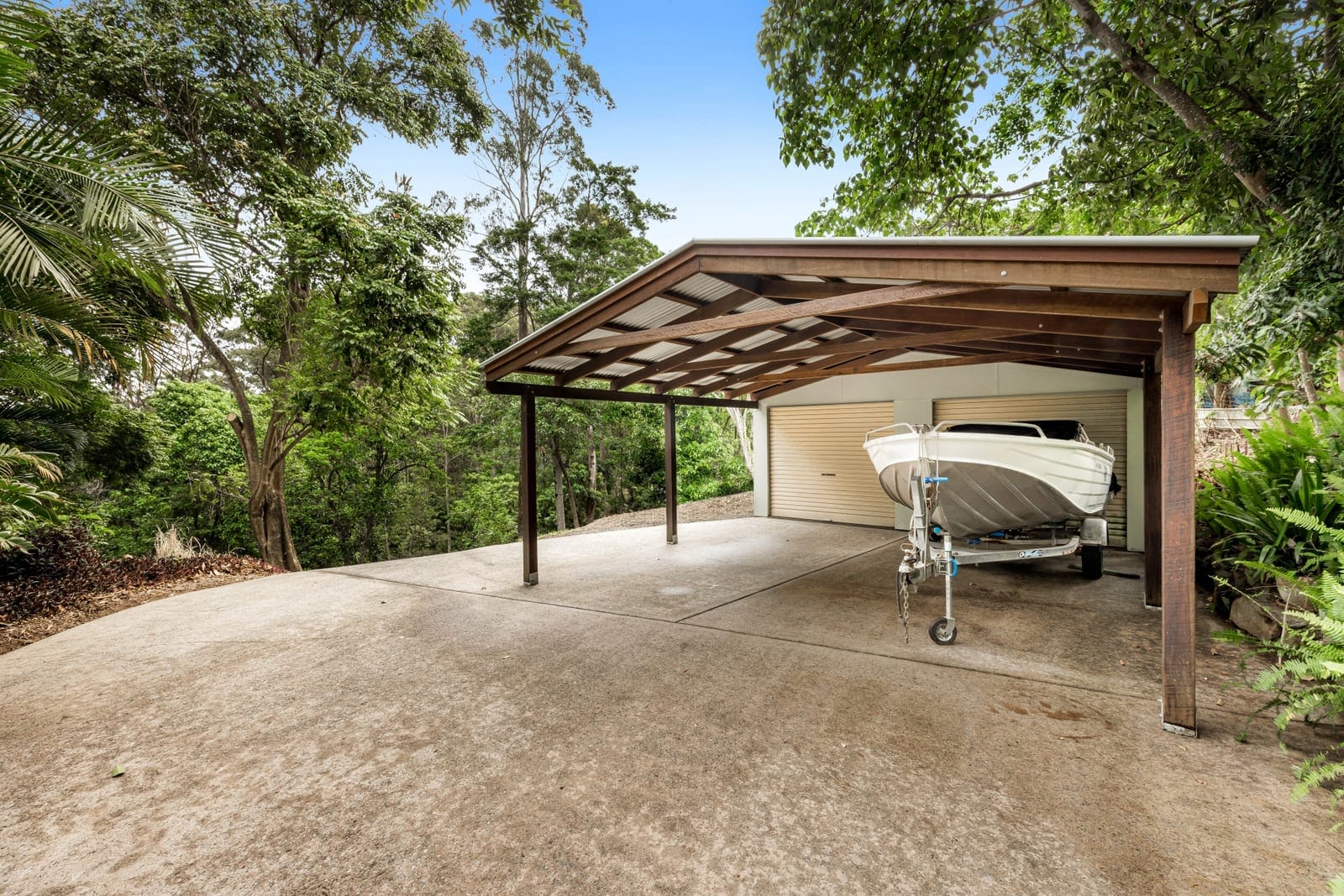 Dual Living, 11 Acres, Ocean Views to Mooloolaba!