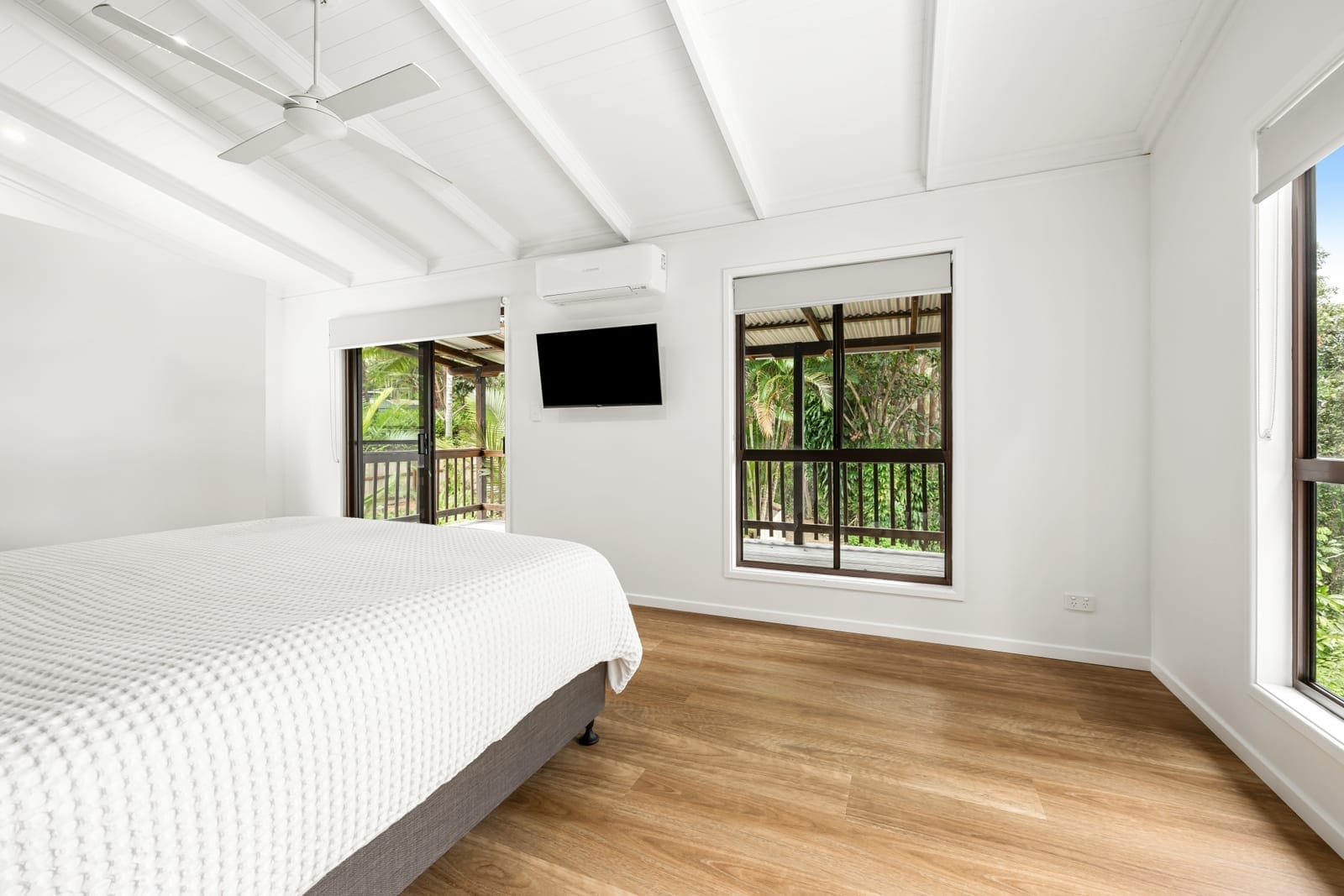 Dual Living, 11 Acres, Ocean Views to Mooloolaba!