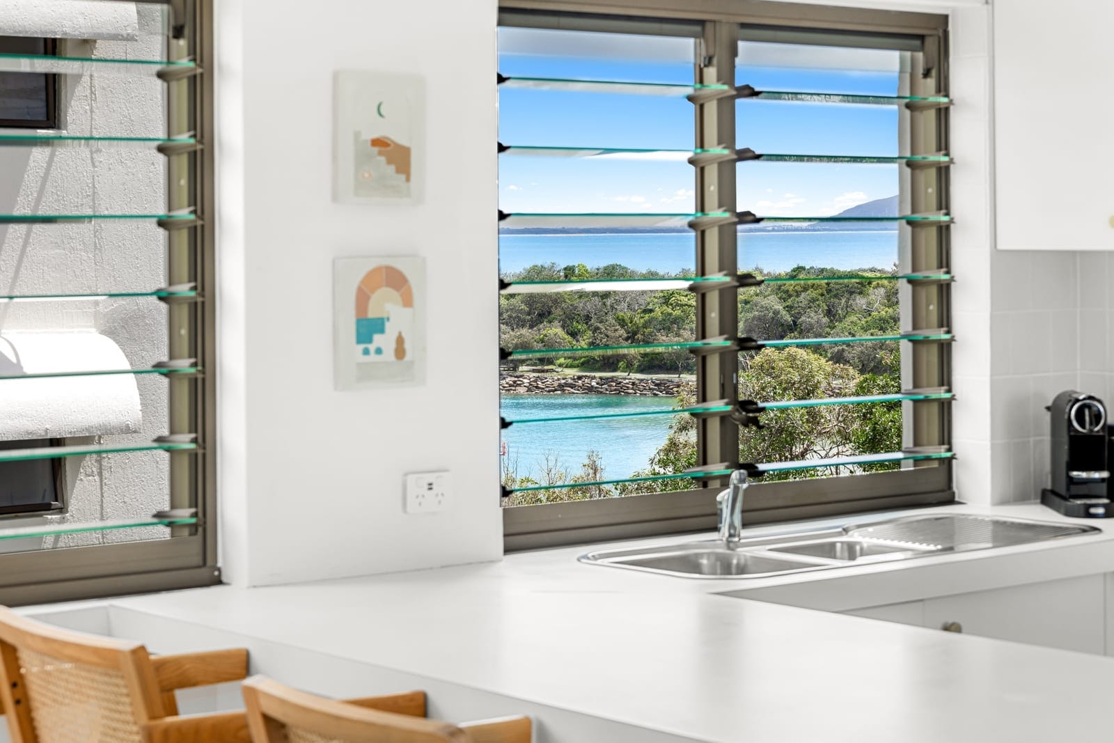 Top Floor, Blue-Chip Buddina Beachfront!