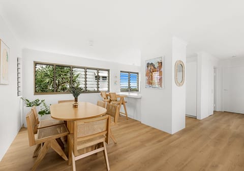 Top Floor, Blue-Chip Buddina Beachfront!