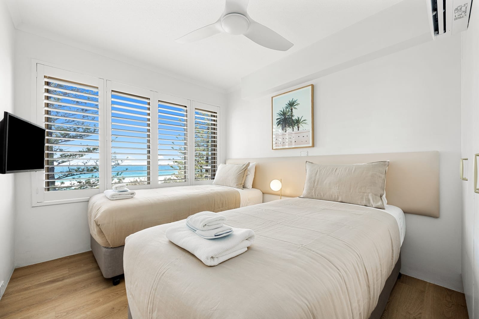 Top Floor, Blue-Chip Buddina Beachfront!