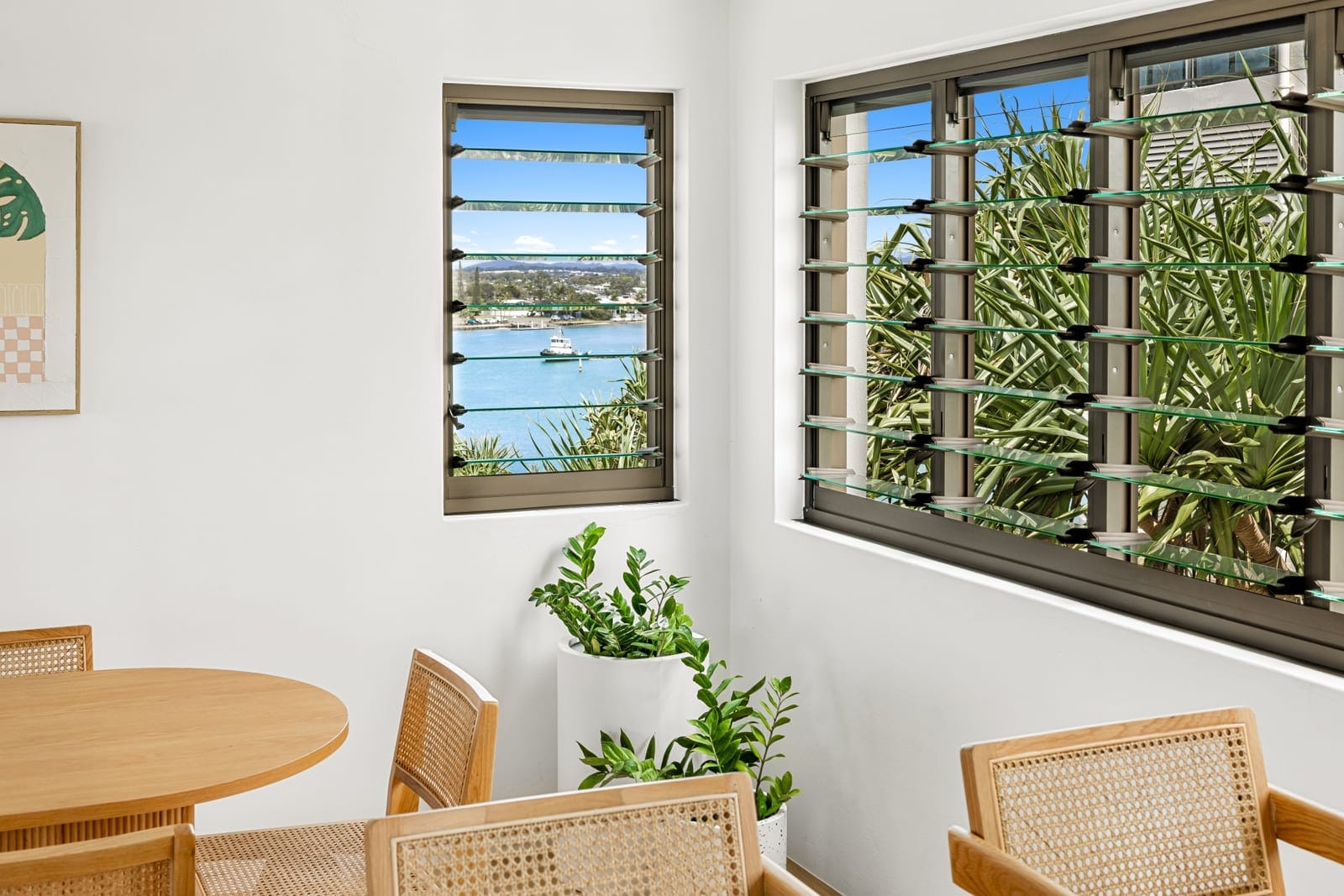 Top Floor, Blue-Chip Buddina Beachfront!