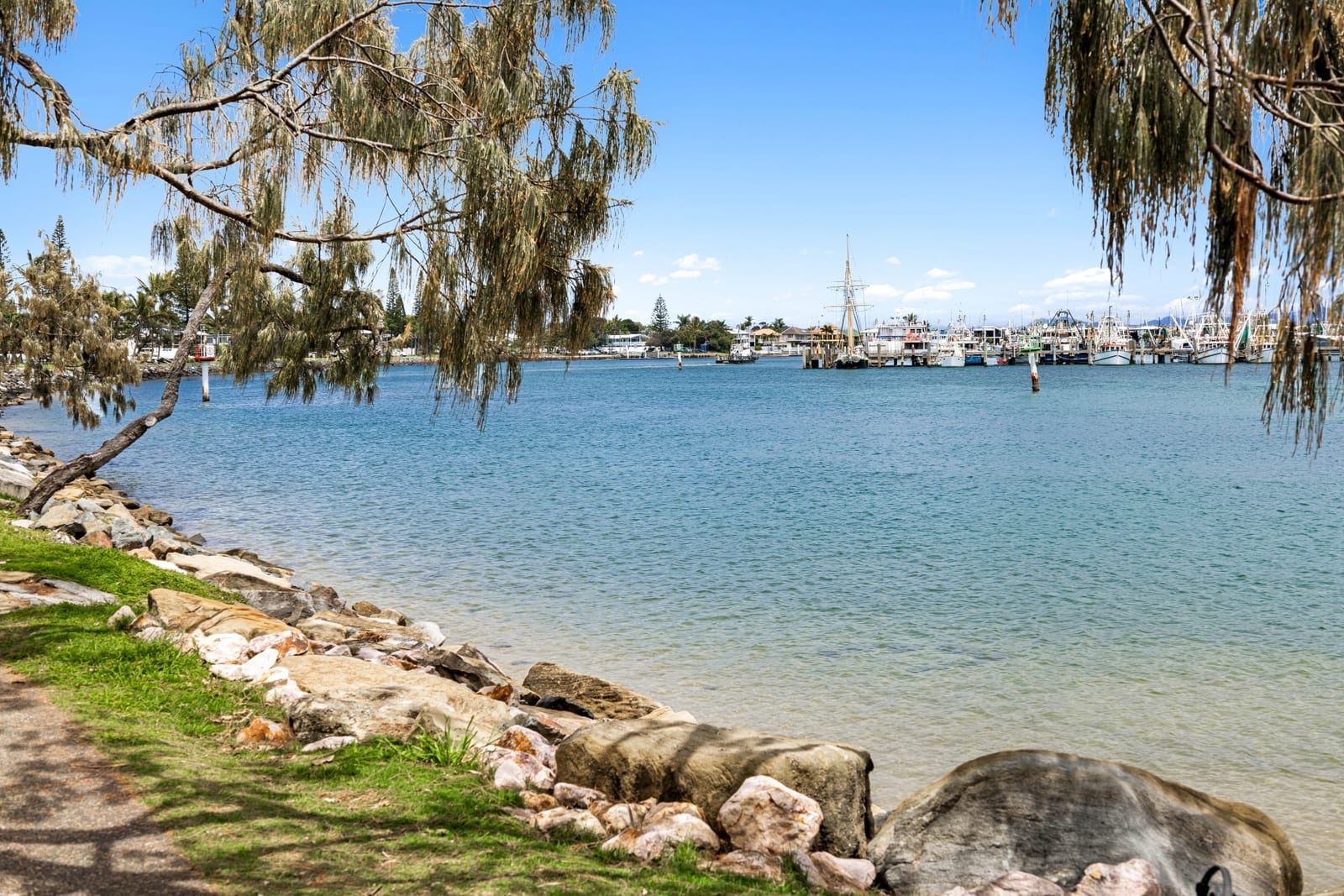 Top Floor, Blue-Chip Buddina Beachfront!