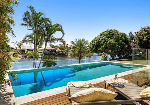 Waterfront Entertainer, Just in Time for Summer!