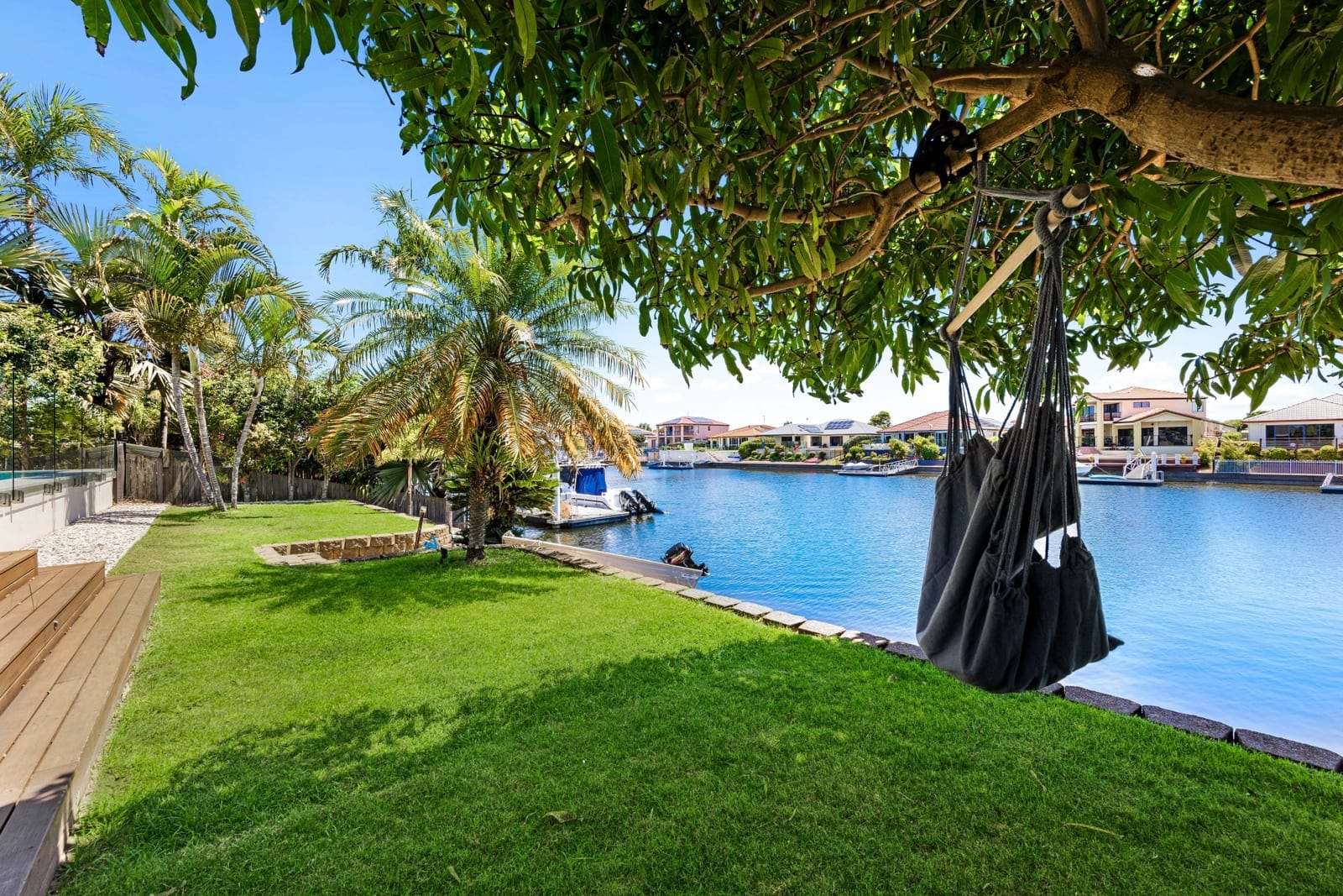 Waterfront Entertainer, Just in Time for Summer!