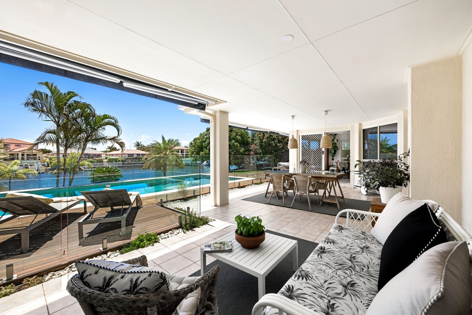 Waterfront Entertainer, Just in Time for Summer!