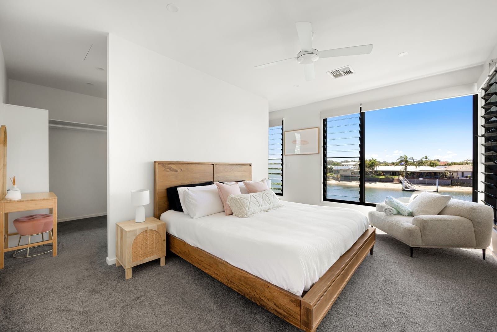 North Facing Waterfront Perfection!
