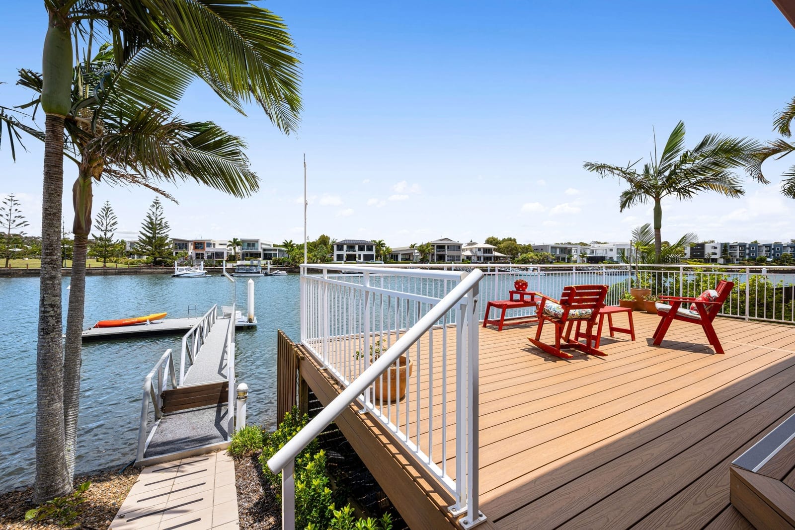 Waterfront Entertainer, Ocean Access!