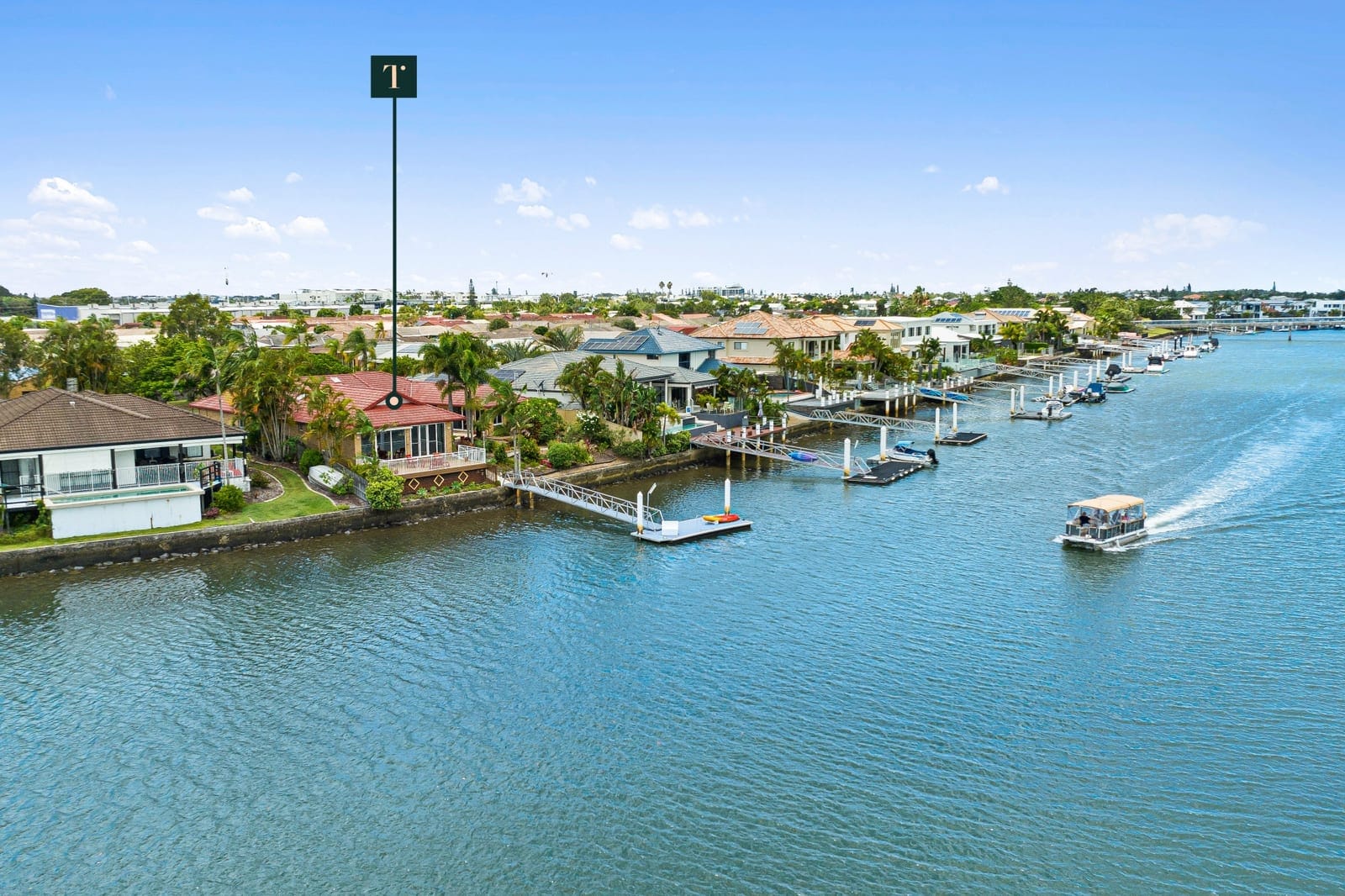 Waterfront Entertainer, Ocean Access!