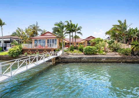 Waterfront Entertainer, Ocean Access!