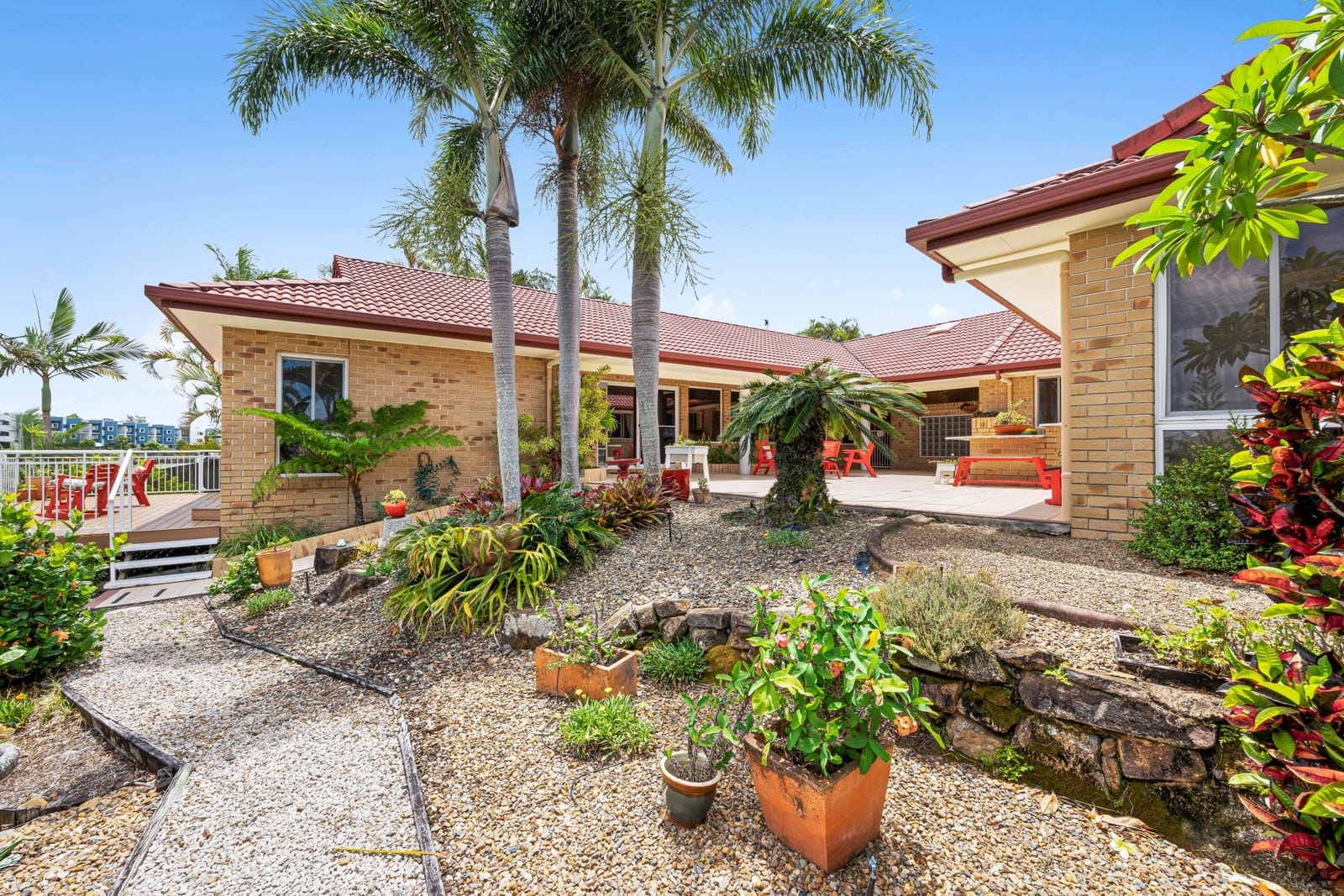 Waterfront Entertainer, Ocean Access!