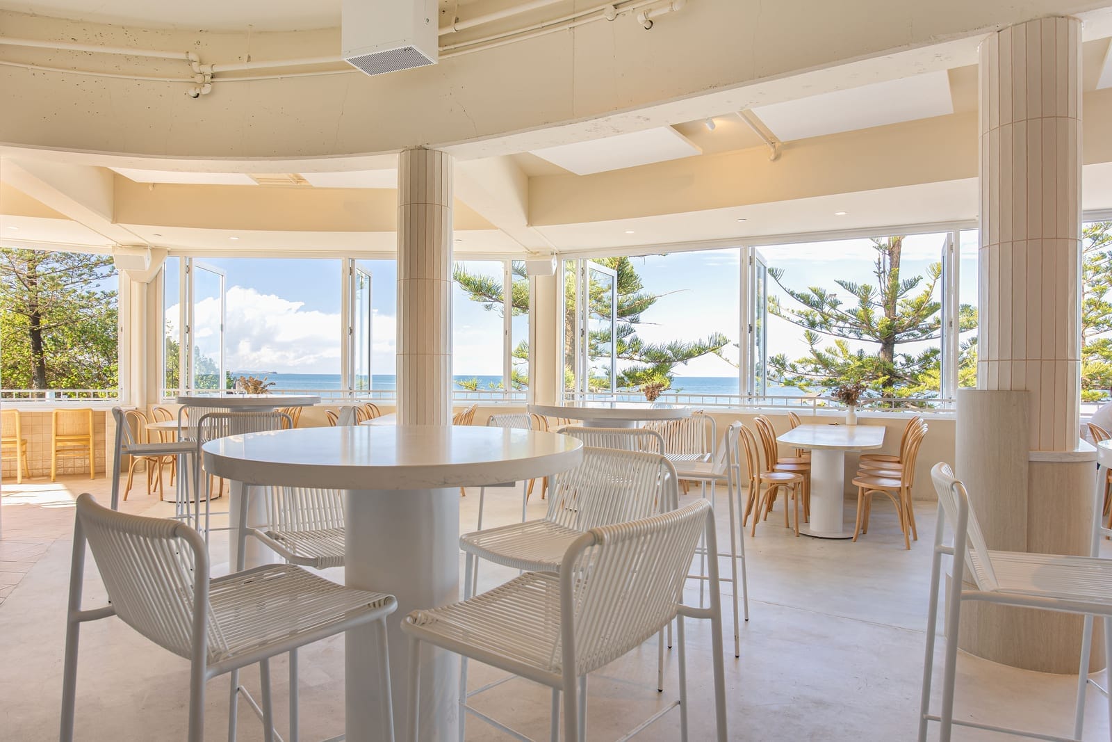 LUXURY BEACH HOMES - LIVING FOR THE INSPIRED