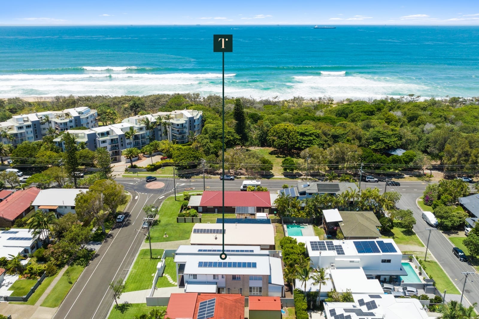 Beachside Perfection: Family-Friendly & Stylish!