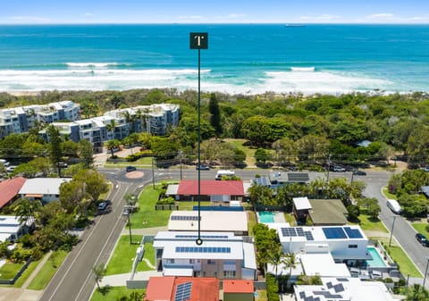 Beachside Perfection: Family-Friendly & Stylish!