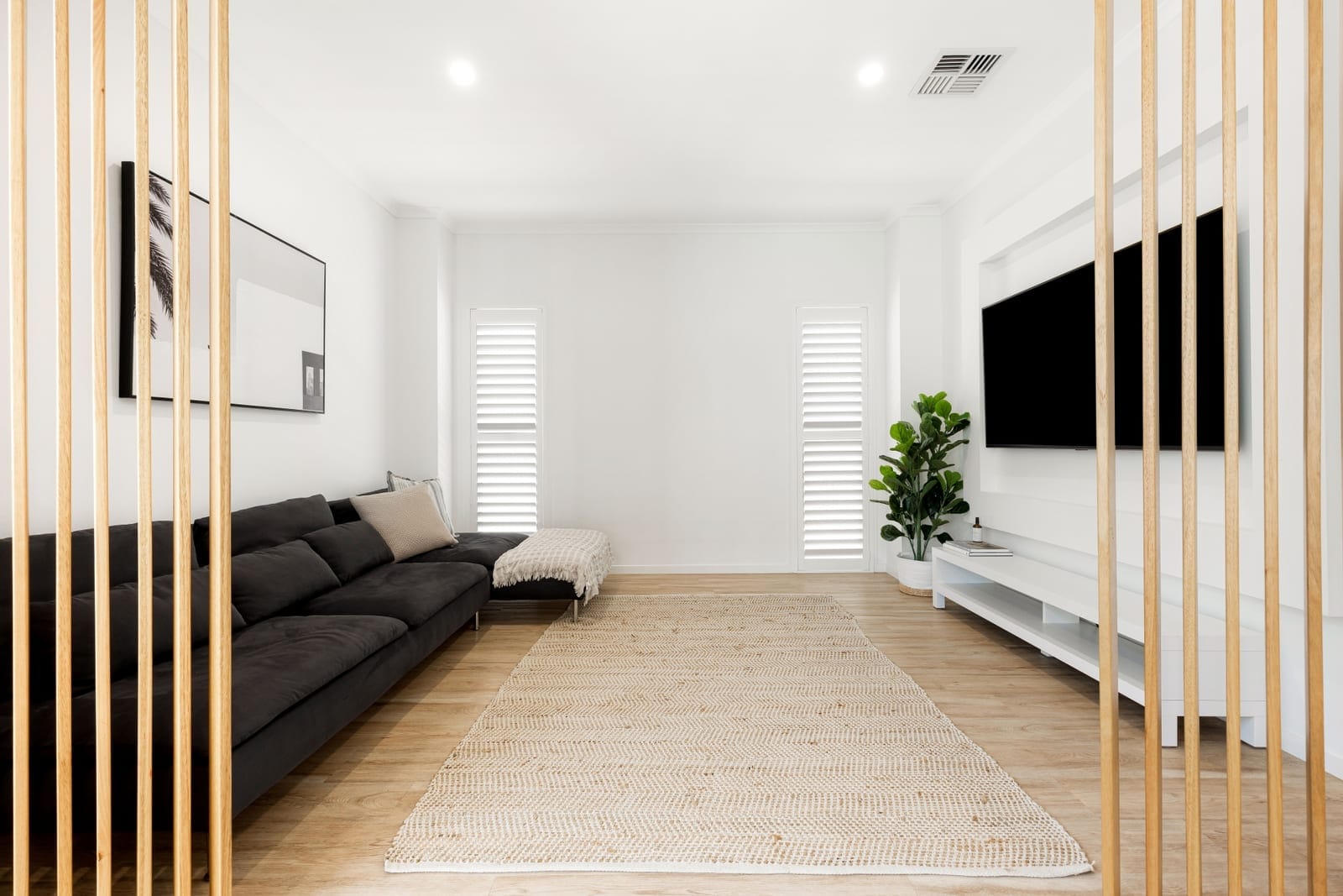 Beachside Perfection: Family-Friendly & Stylish!