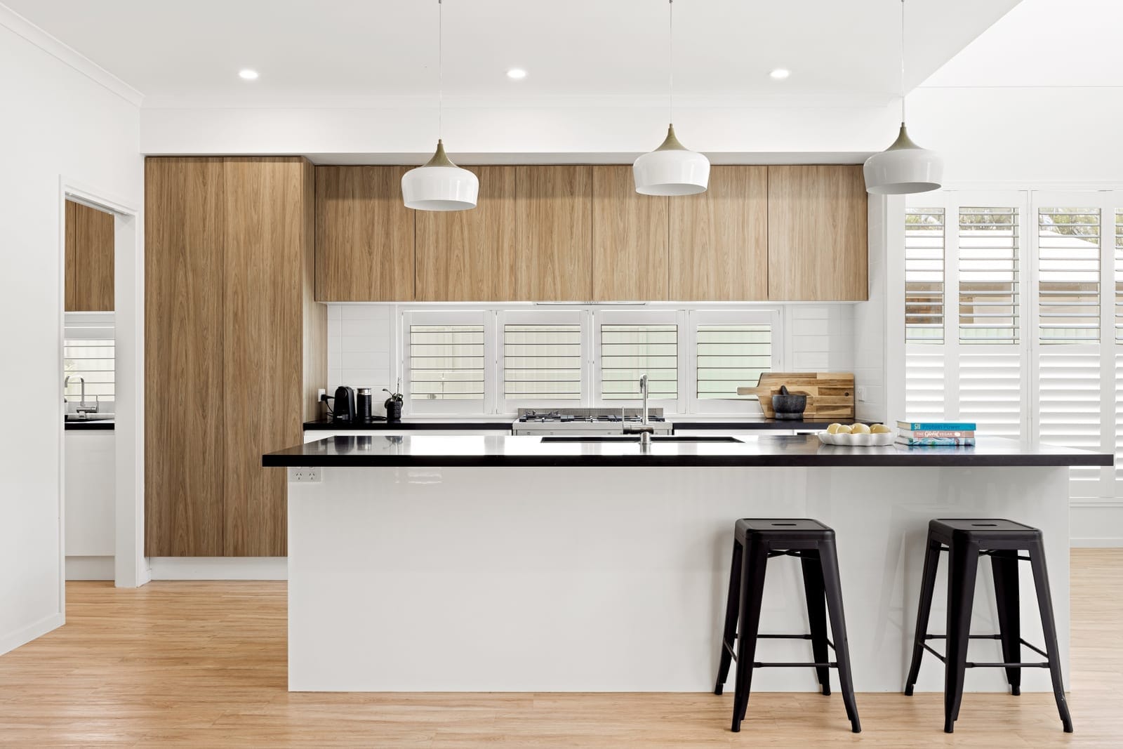 Beachside Perfection: Family-Friendly & Stylish!