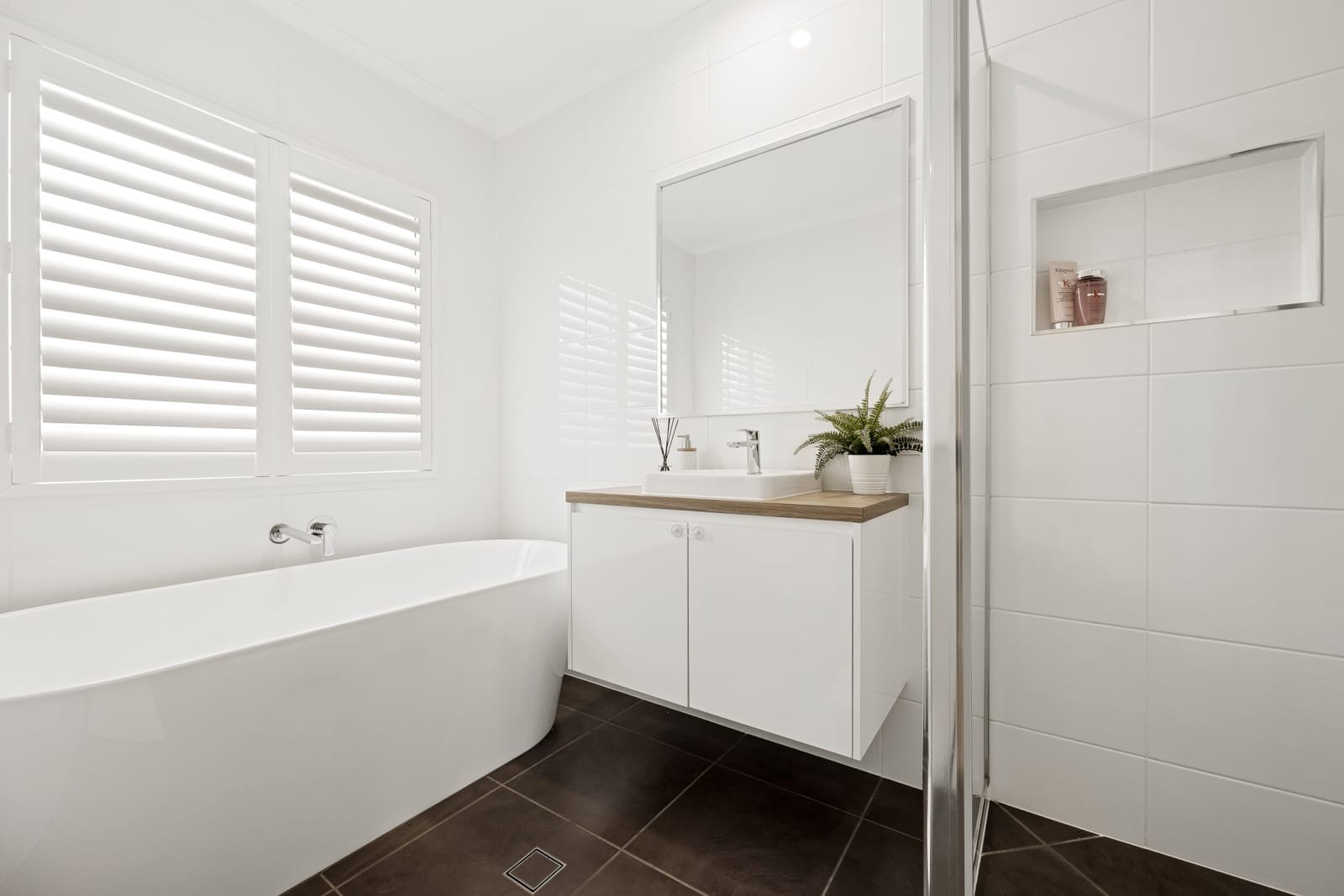 Beachside Perfection: Family-Friendly & Stylish!